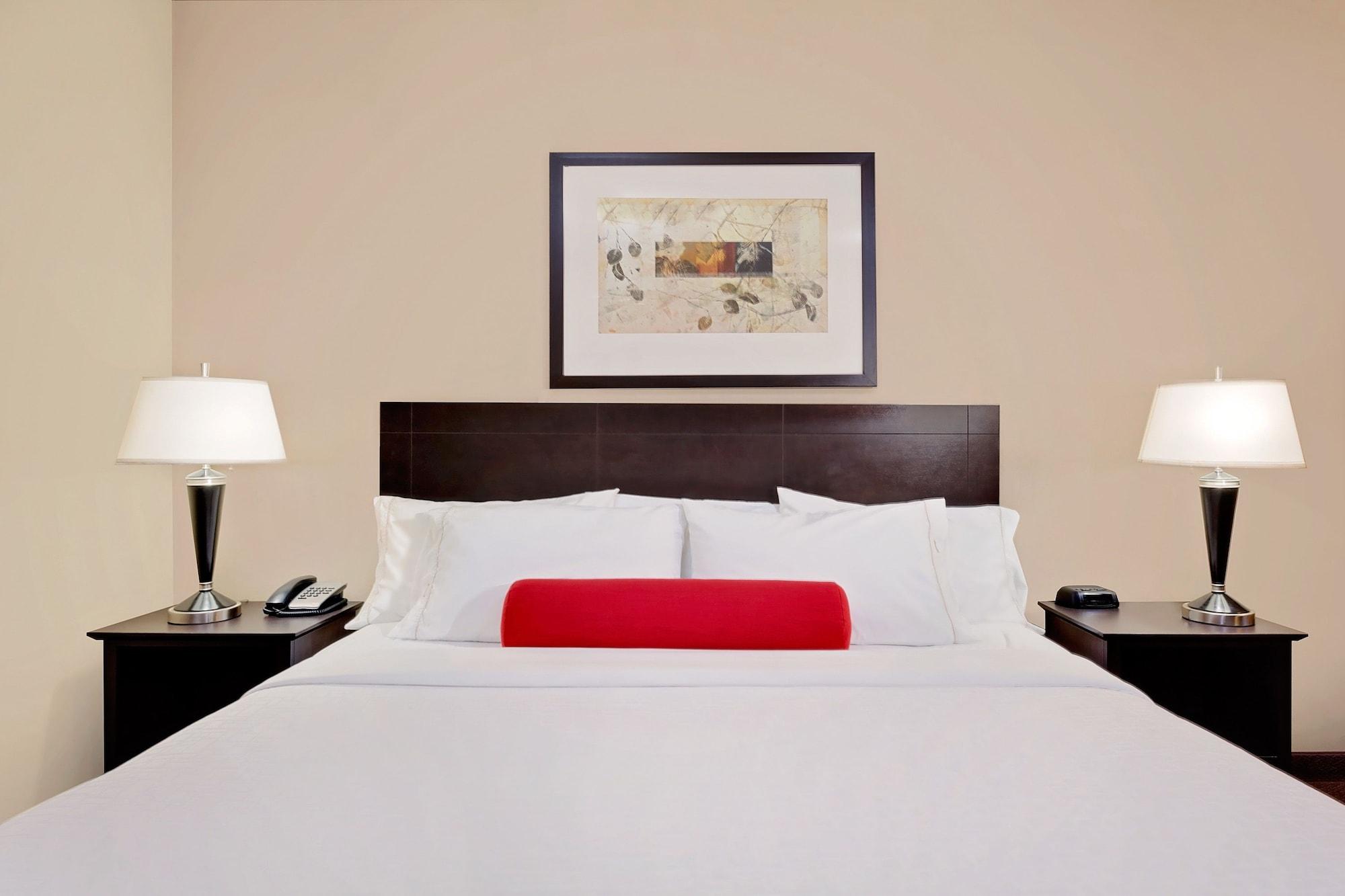 Ramada By Wyndham Camrose Hotell Eksteriør bilde