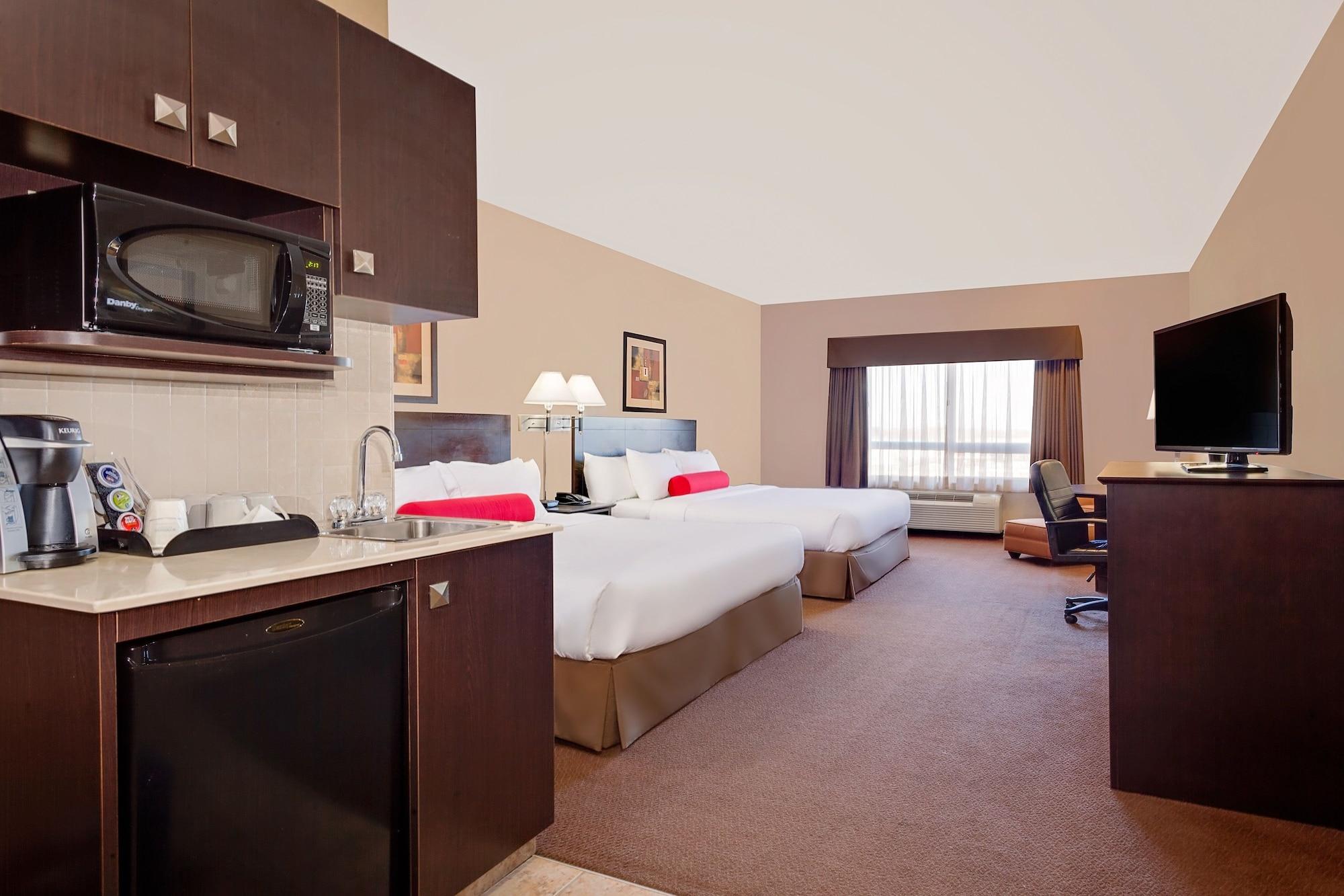 Ramada By Wyndham Camrose Hotell Eksteriør bilde