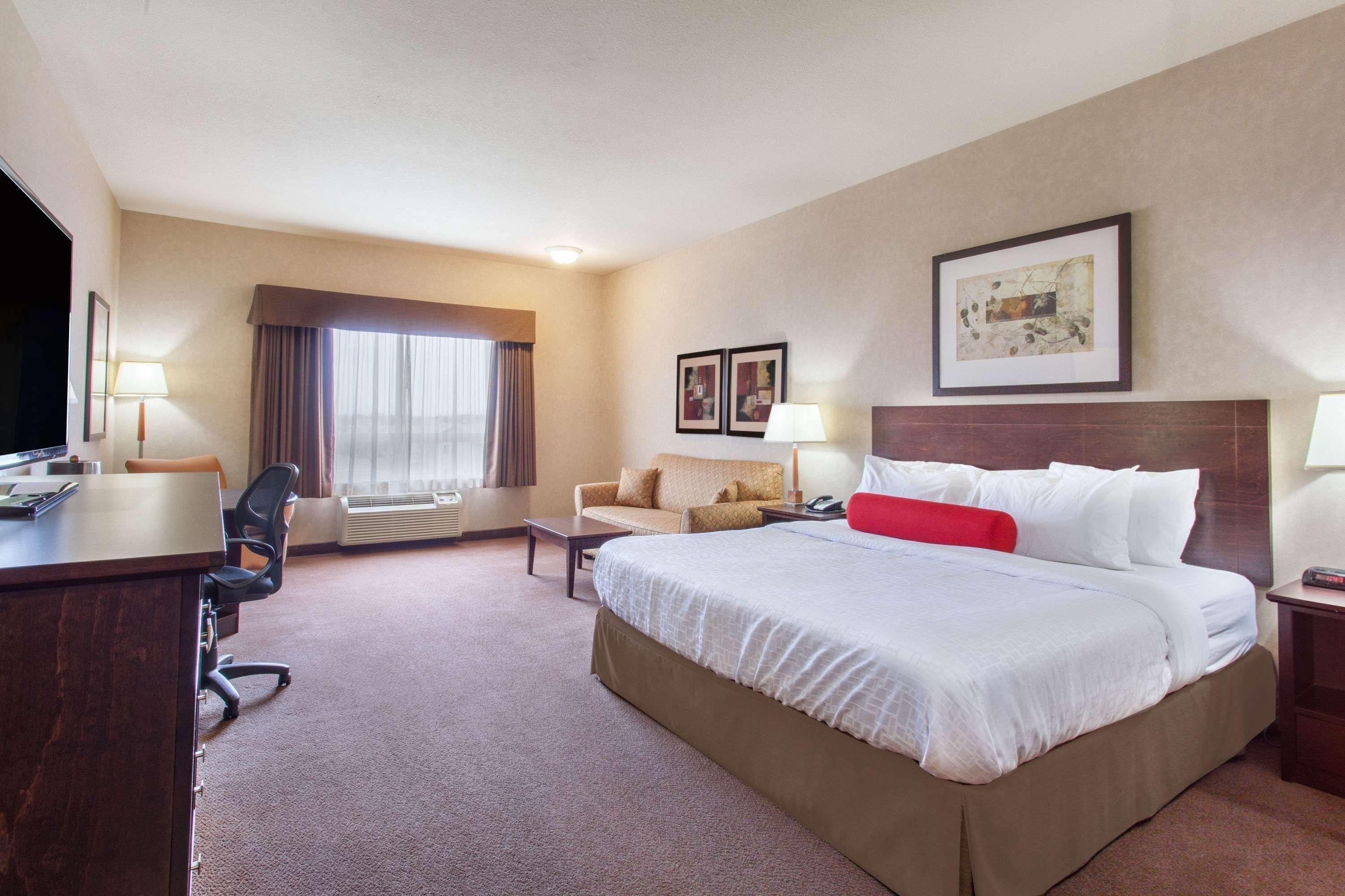 Ramada By Wyndham Camrose Hotell Eksteriør bilde